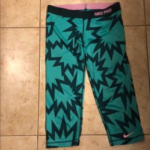 🧨🧨. NIKE  Pants PRO Dri-Fit Crop  SIZE M